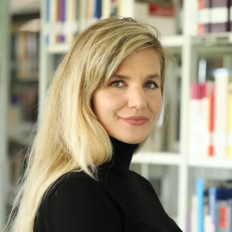 Dr. Johanna L. Degen