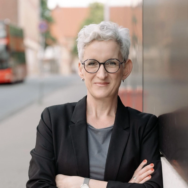 Mirjam Faust